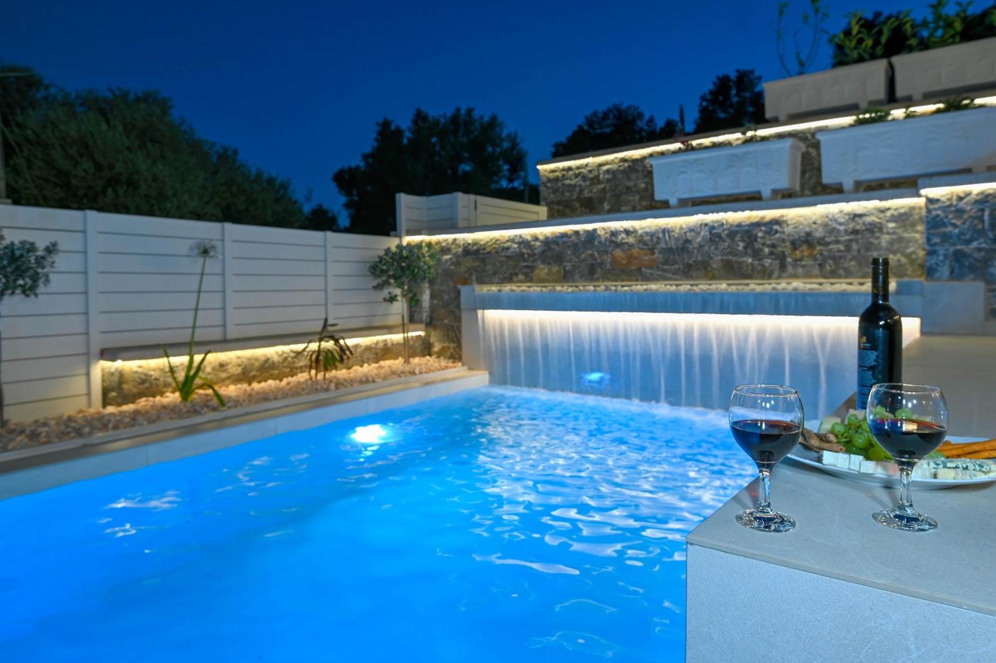 Nemesis Villas بلاكاس المظهر الخارجي الصورة